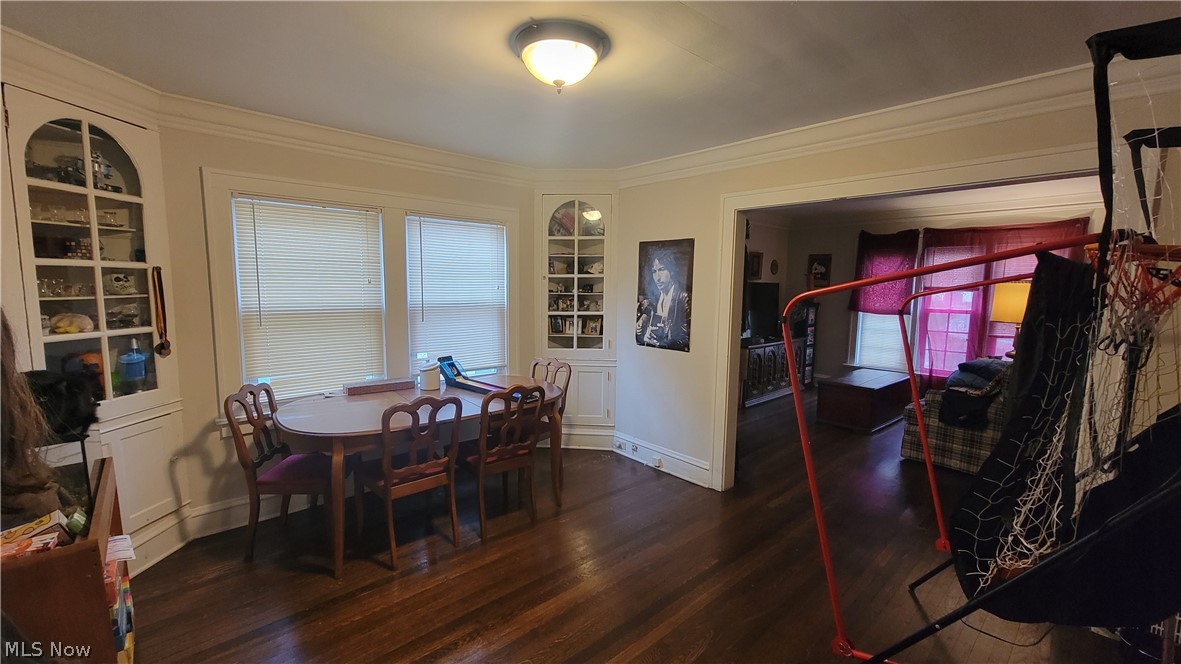 3562 Riedham Road Cleveland, OH 44120 - Photo 5 of 29