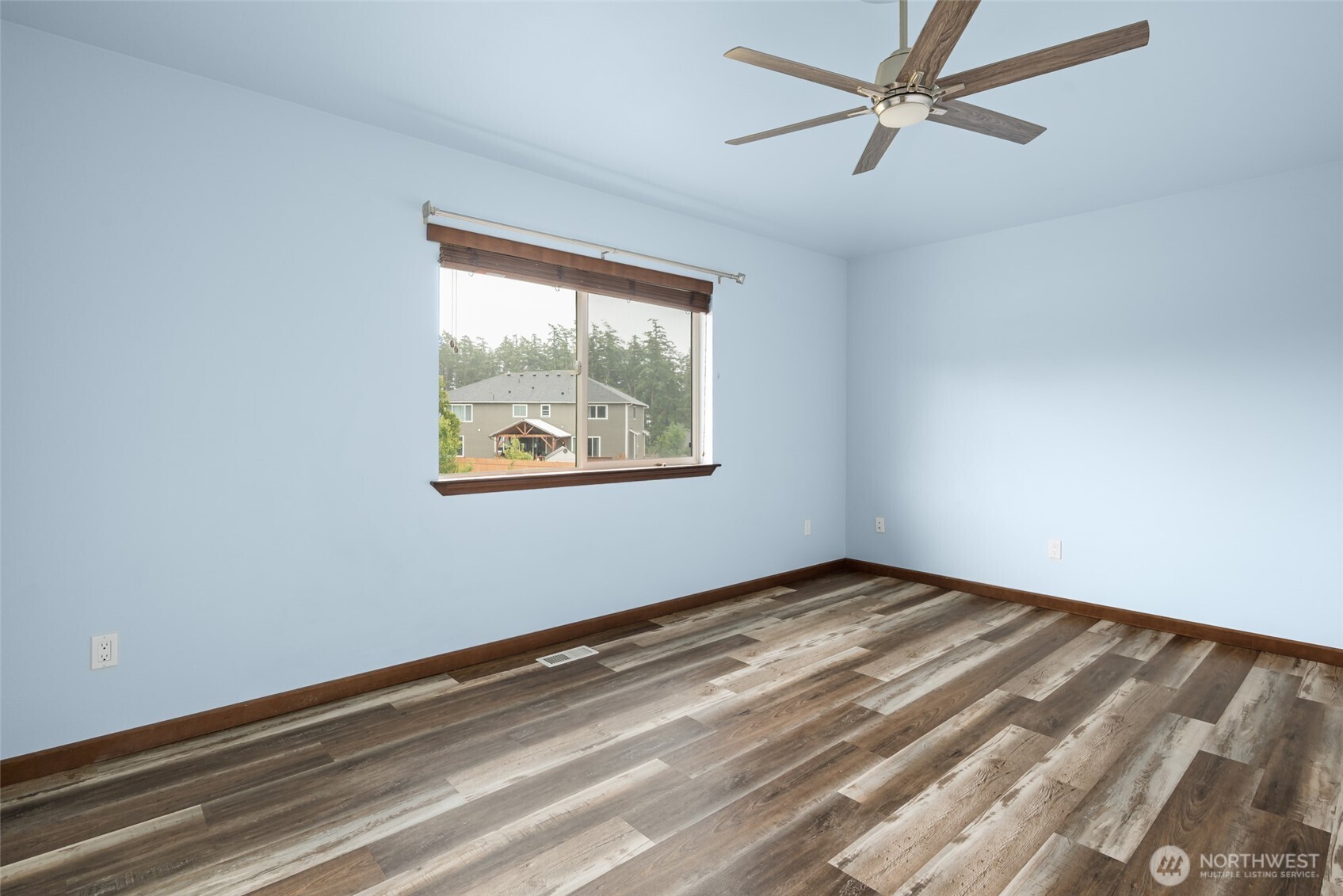 1033 Lyle Ridge Circle Oak Harbor, WA 98277 - Photo 25 of 37