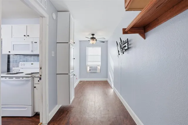 $1,250 | 209 East Lone Star Street, Cleburne, TX 76031