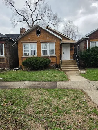 $89,900 | 14129 South Dearborn Street, Riverdale, IL 60827