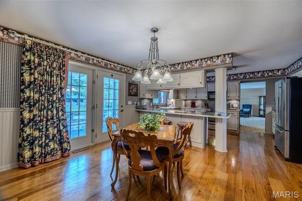 $650,000 | 21355 A County Road 5-406, Lebanon, MO 65536
