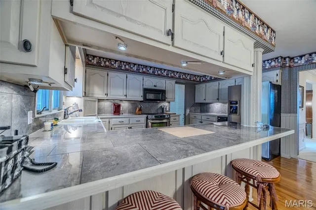 $650,000 | 21355 County Road 5-406, Lebanon, MO 65536