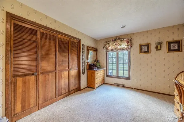 $650,000 | 21355 A County Road 5-406, Lebanon, MO 65536