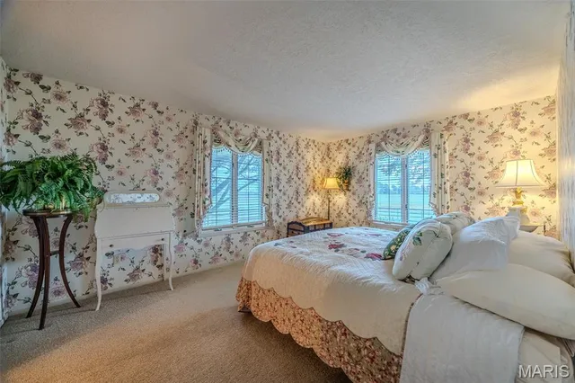 $650,000 | 21355 County Road 5-406, Lebanon, MO 65536