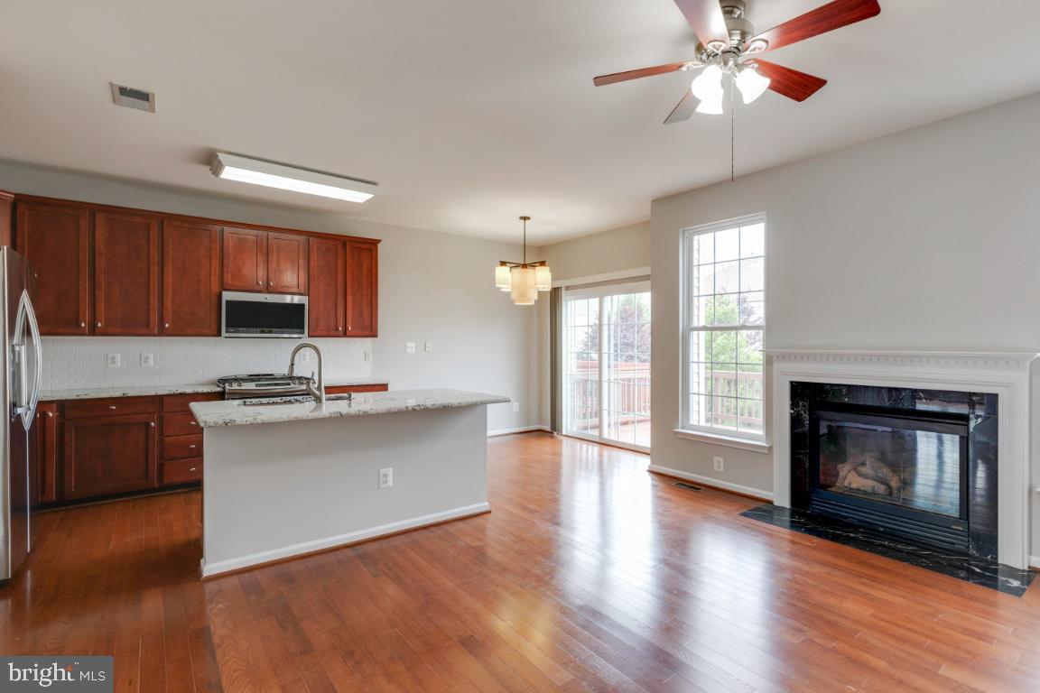 25286 McIntyre Square Chantilly, VA 20152 - Photo 15 of 35
