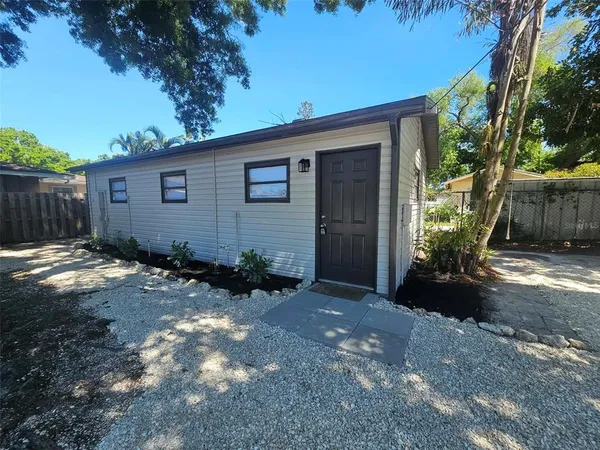 $1,500 | 2403 21st Avenue West, Bradenton, FL 34205