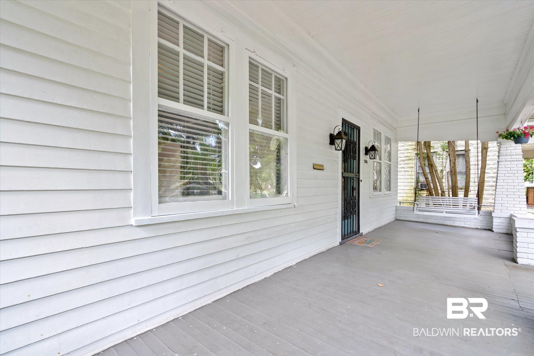 2561 Spring Hill Avenue Mobile, AL 36607 - Photo 2 of 23