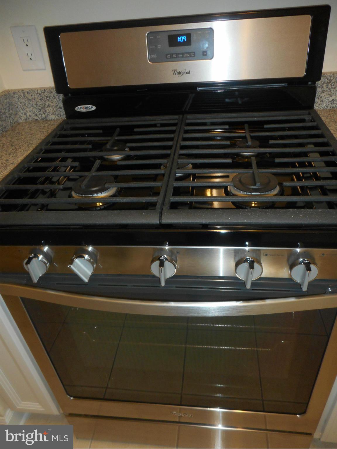 1900 Lyttonsville Road, Unit 807 Silver Spring, MD 20910 - Photo 20 of 29 New Stove
