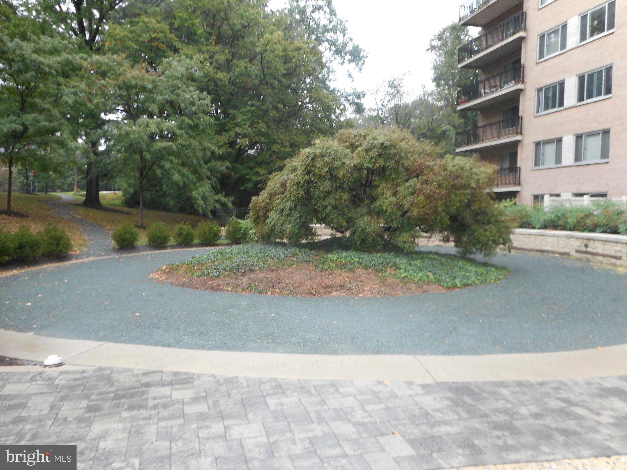 1900 Lyttonsville Road, Unit 807 Silver Spring, MD 20910 - Photo 4 of 29 Exterior (Front)