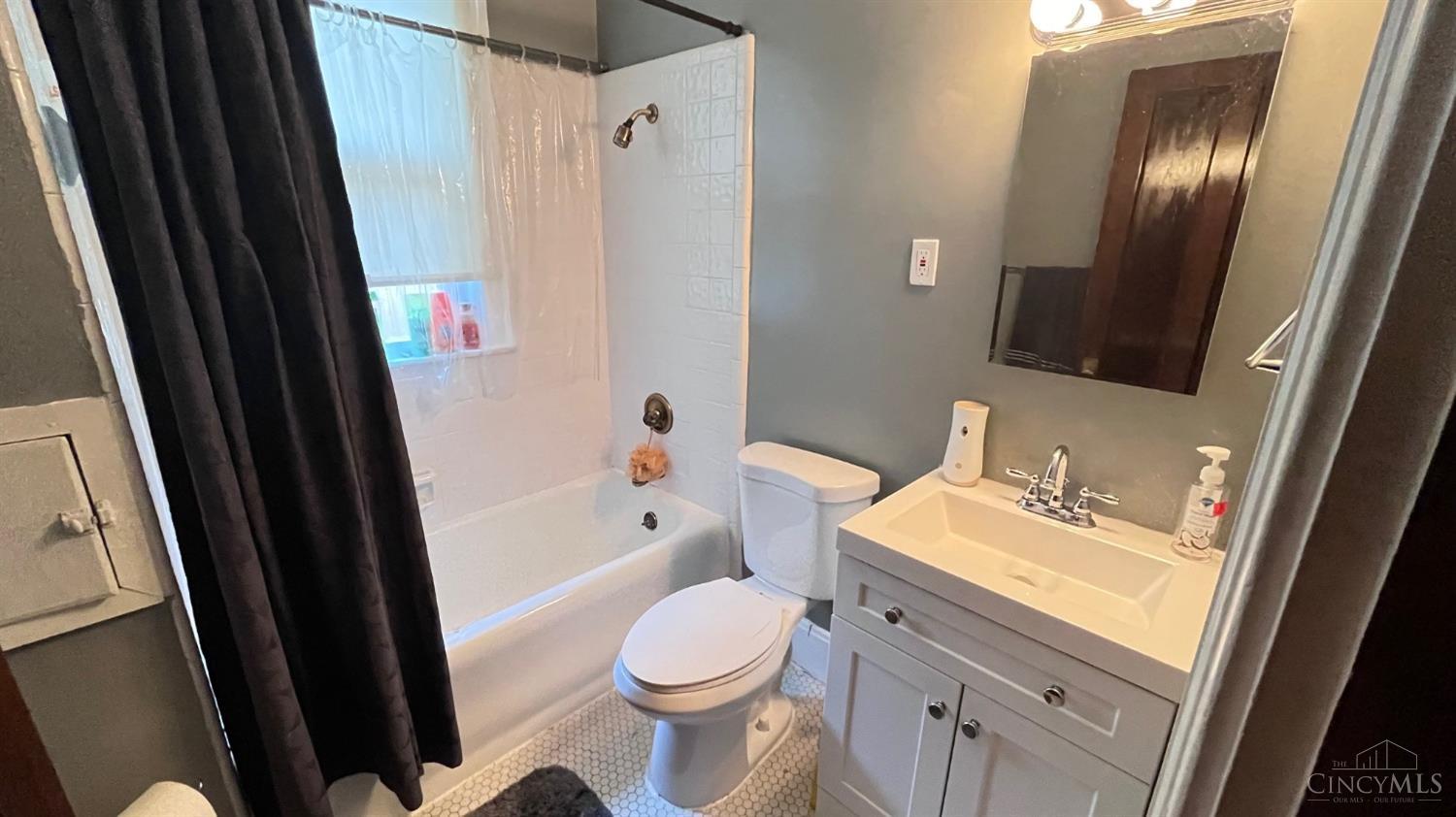 4931 Ralph Avenue Cincinnati, OH 45238 - Photo 13 of 40 Gallery Image 13