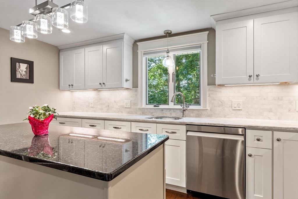 1 Riverview Avenue Maynard, MA 01754 - Photo 6 of 42