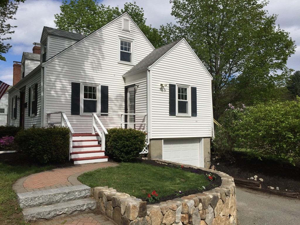 28 Plymouth Road Reading, MA 01867 - Photo 4 of 30 Gallery Image 4
