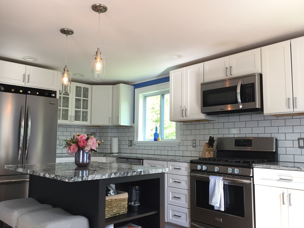 28 Plymouth Road Reading, MA 01867 - Photo 5 of 30 Gallery Image 5