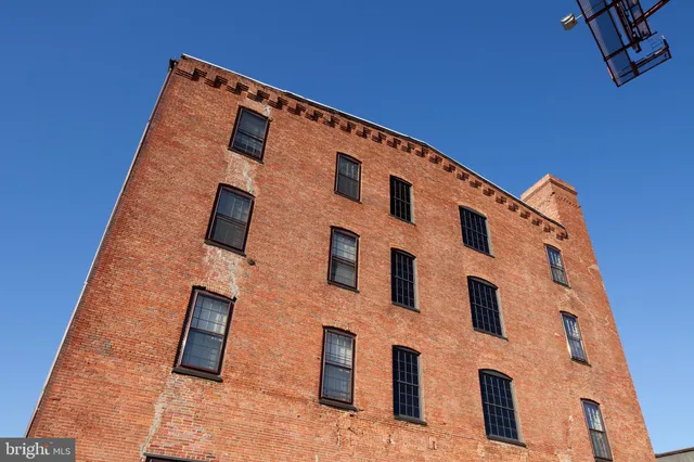 a view of a large building