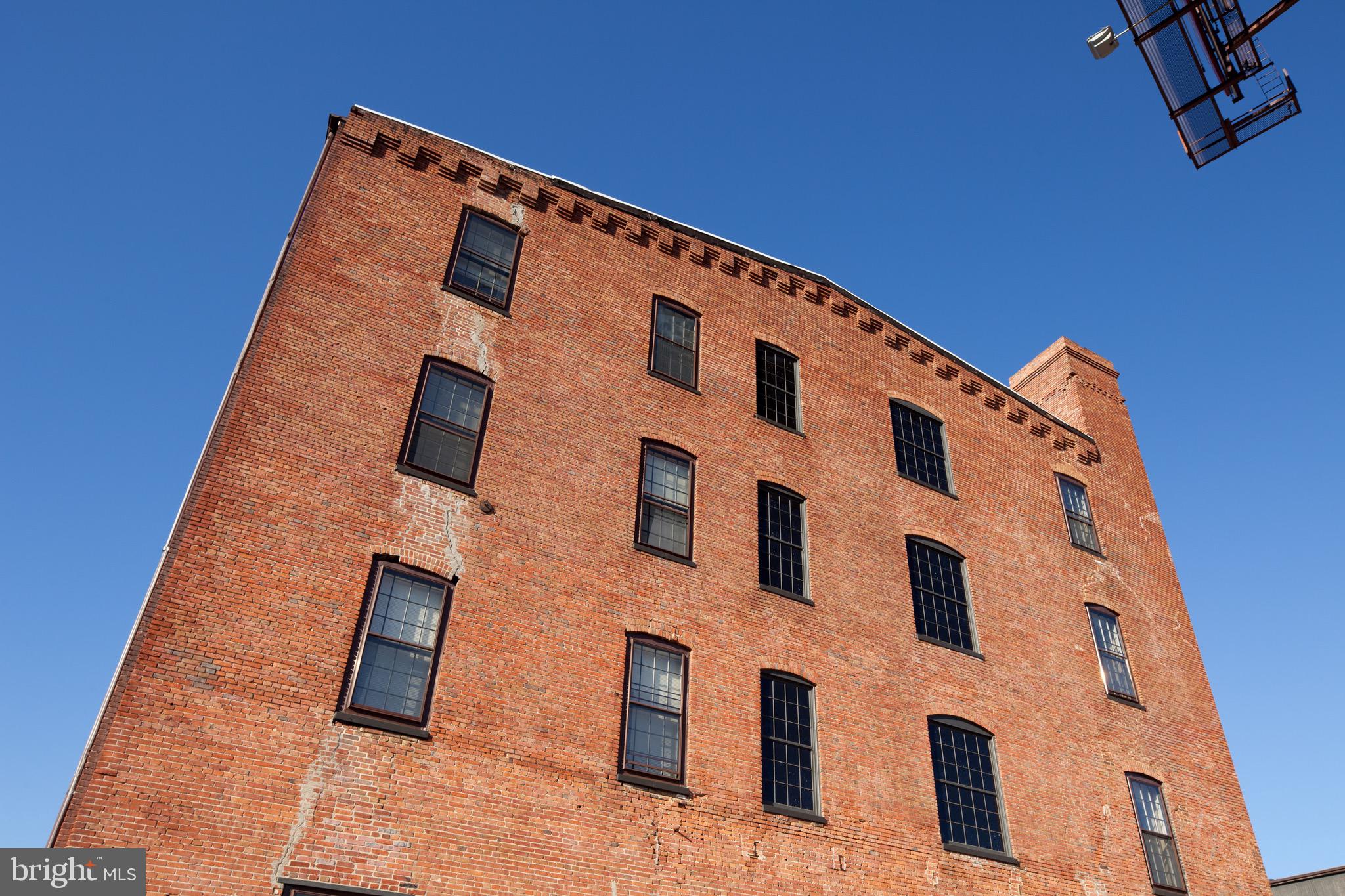 101 Wells Baltimore Md 21230, Unit 2BR Baltimore, MD 21230 - Photo 6 of 46 a view of a large building