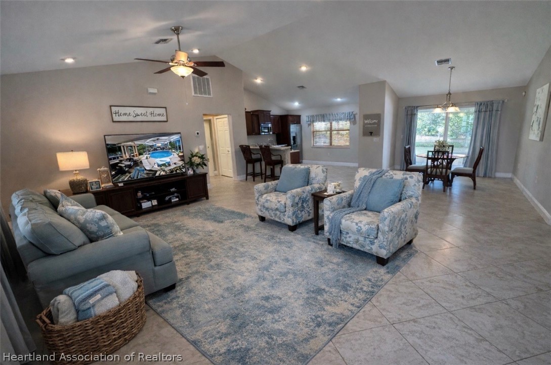 241 Sheppard Road Northwest Lake Placid, FL 33852 - Photo 3 of 27
