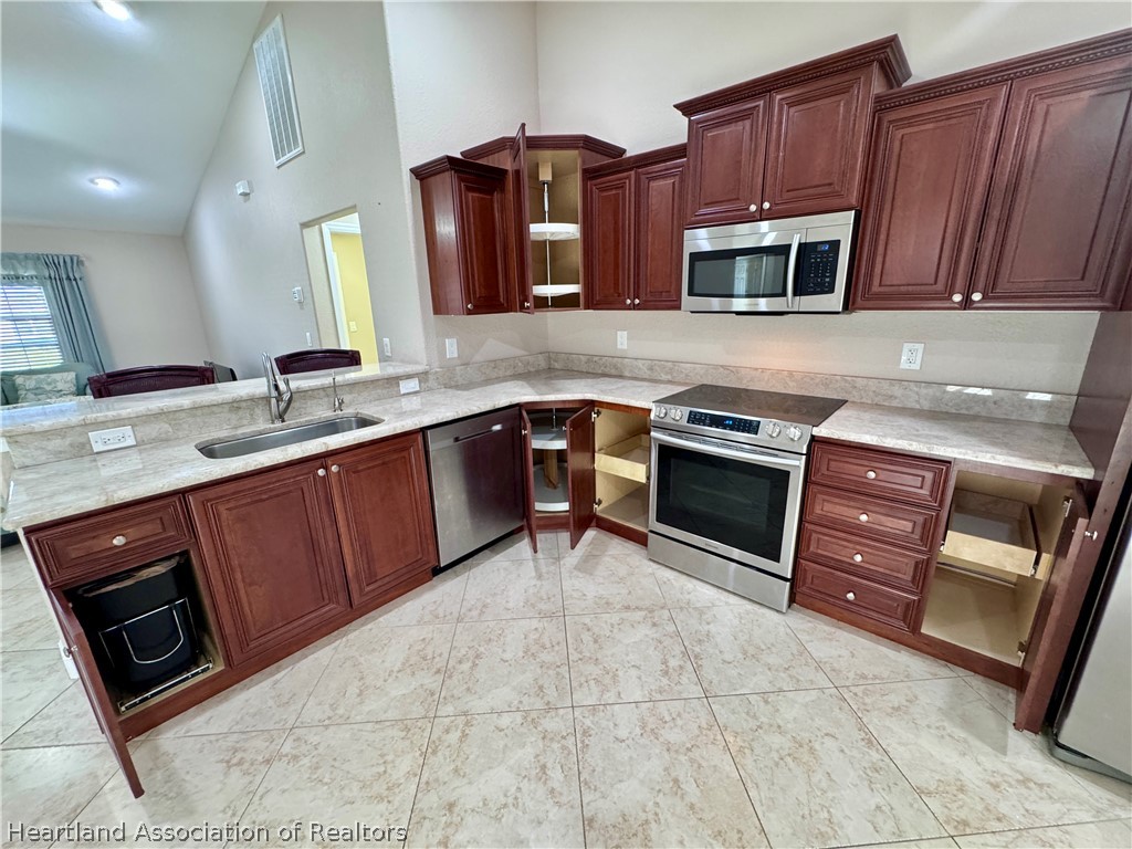 241 Sheppard Road Northwest Lake Placid, FL 33852 - Photo 8 of 27