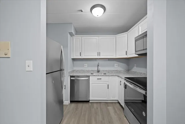 $299,900 | 141 Commercial Street, Unit 9, Braintree, MA 02184