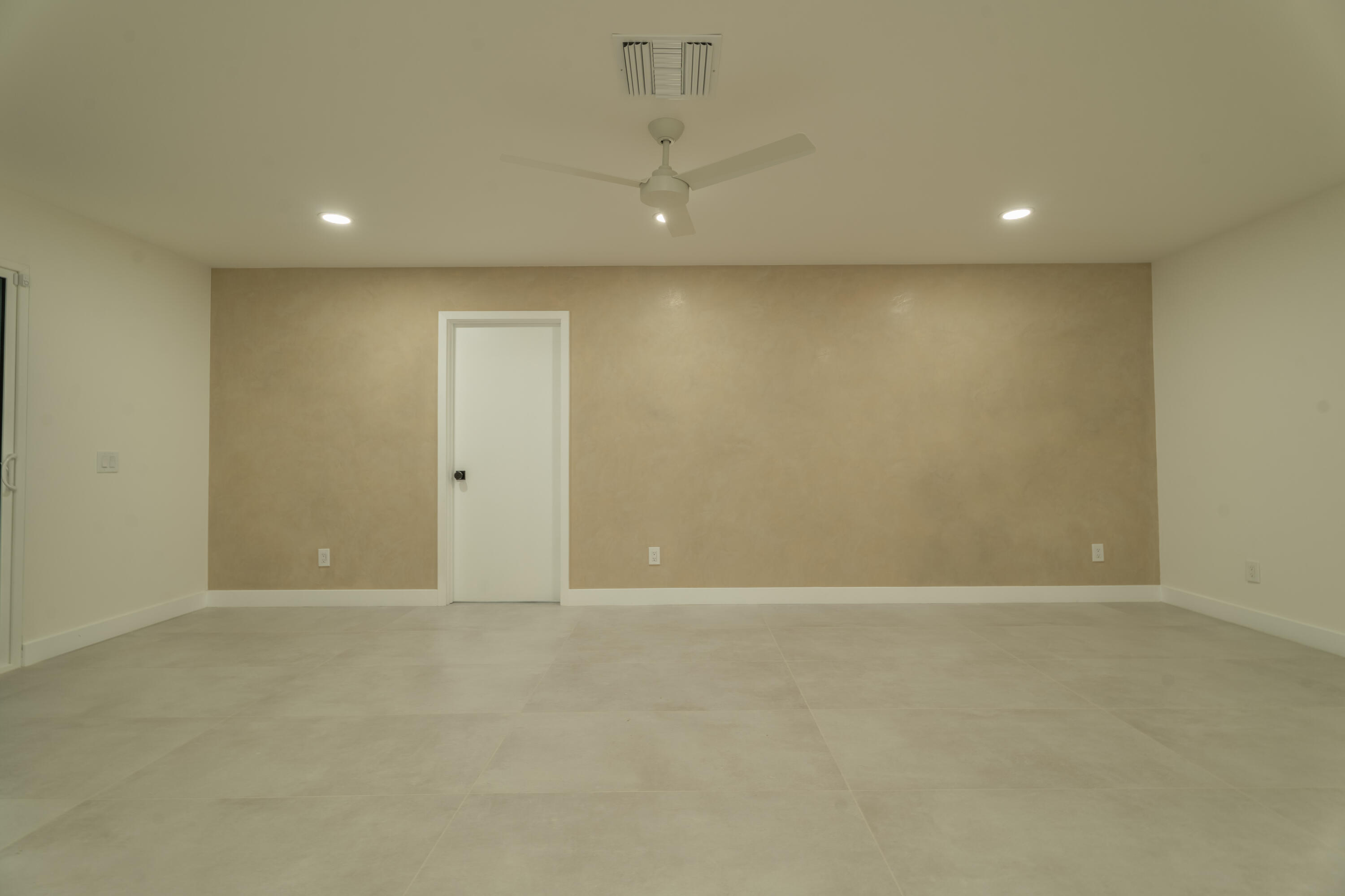 2139 North Deborah Road Palm Springs, CA 92262 - Photo 26 of 75 Deborah_Interior-18