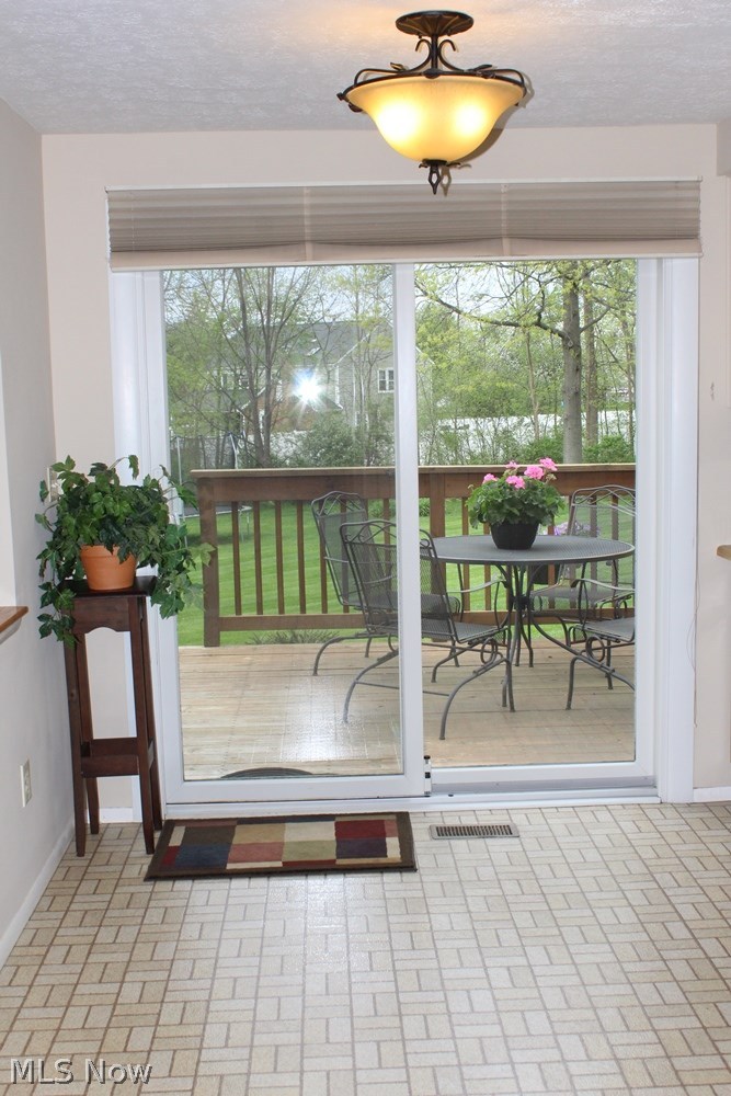 2775 Middleton Road Hudson, OH 44236 - Photo 13 of 31 The Kitchen's Dinette gives access to, and beautiful views of, the backyard via a slider.