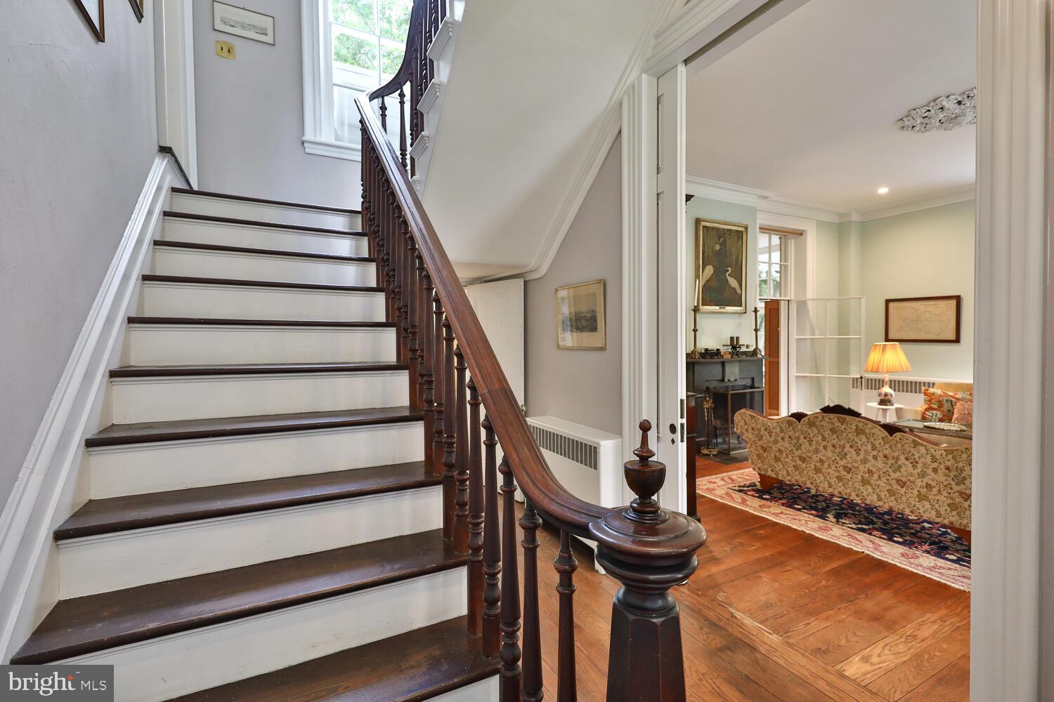 41 South Providence Road Wallingford, PA 19086 - Photo 7 of 92 Entry / Formal Living Room