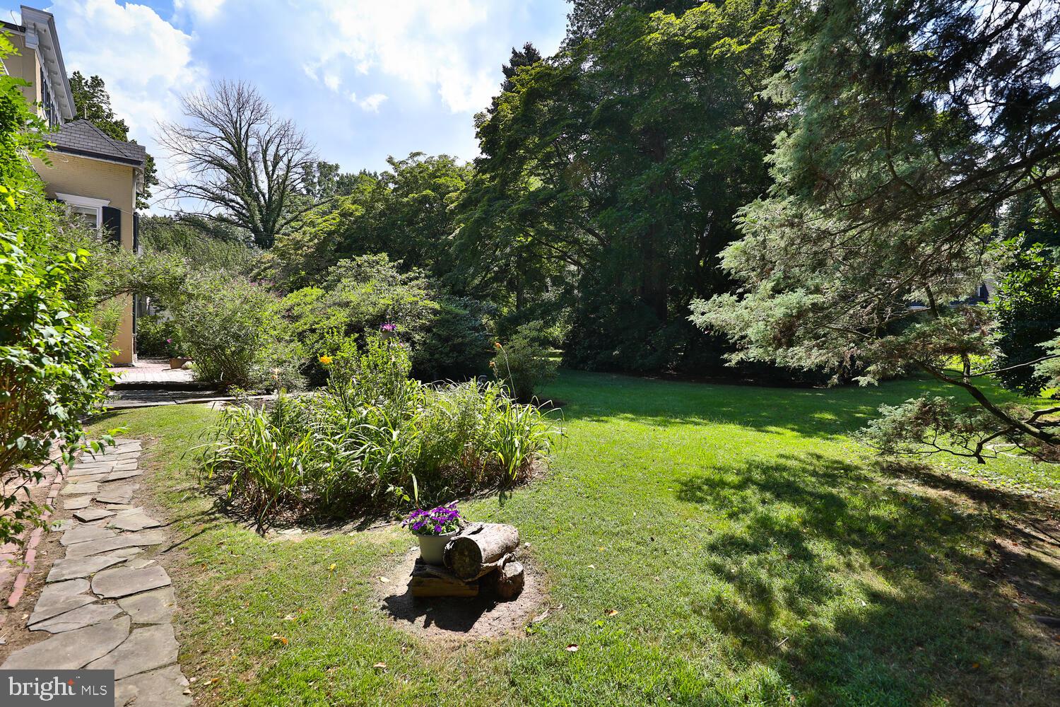 41 South Providence Road Wallingford, PA 19086 - Photo 87 of 92 Side Yard