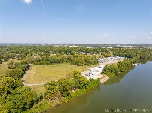 $7,000,000 | 4000 Utica Pike, Jeffersonville, IN 47130