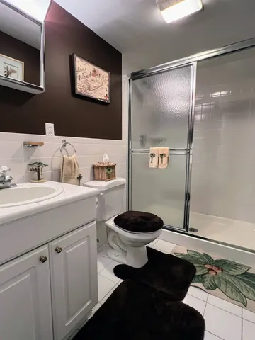 $25,000 | Undisclosed Address, East Hampton, NY 11937