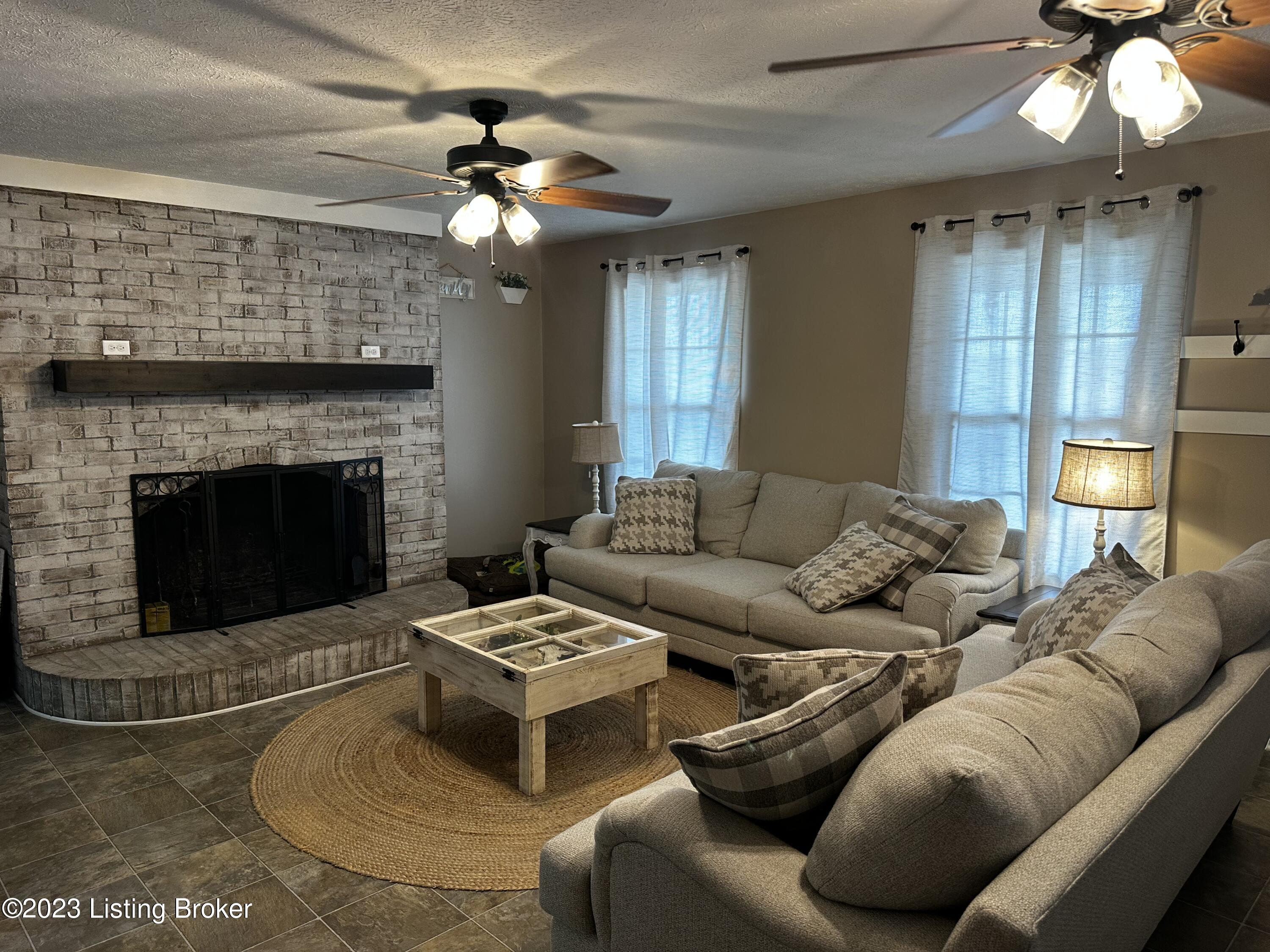 3845 Nelsonville Road Boston, KY 40107 - Photo 7 of 77 Living Room (1)