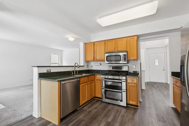 $349,999 | 2509 North Pennwood Court, Round Lake Beach, IL 60073