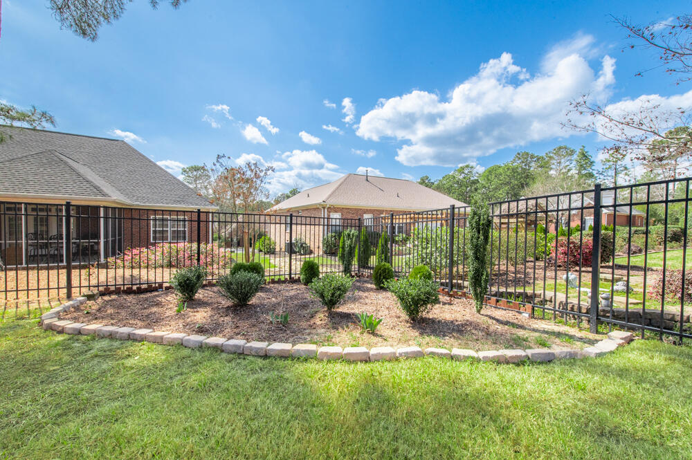 127 Willow Oak Loop Aiken, SC 29803 - Photo 25 of 34 Garden!