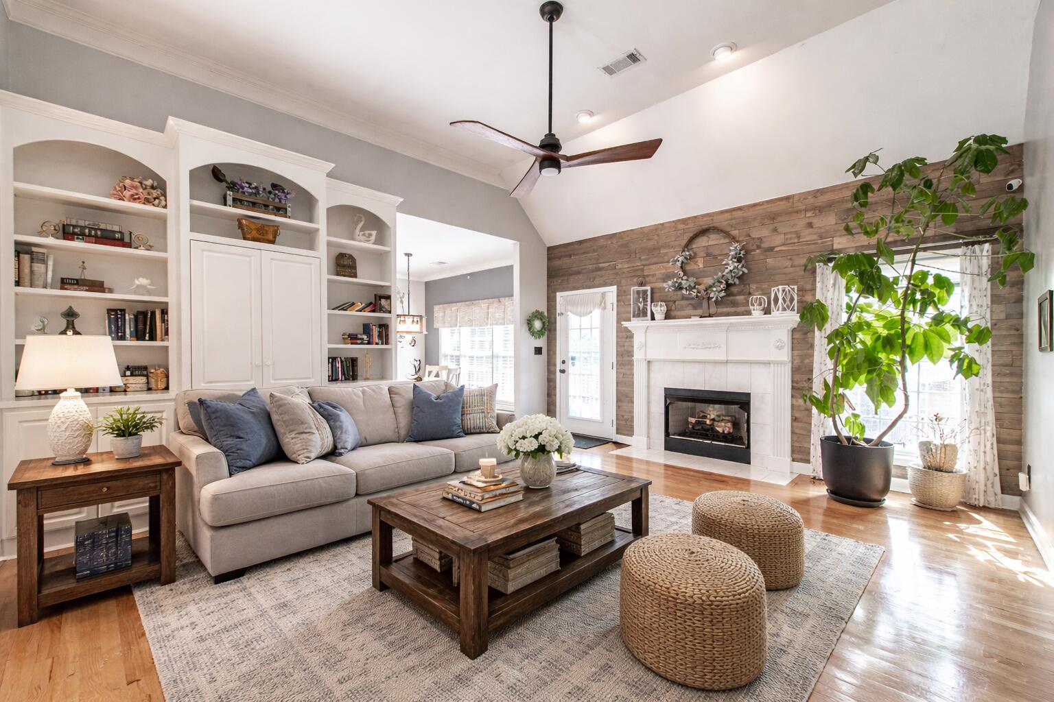 127 Willow Oak Loop Aiken, SC 29803 - Photo 4 of 34 Living Room with Wood Floors!