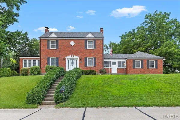 $320,000 | 1705 Janria Drive, Florissant, MO 63031