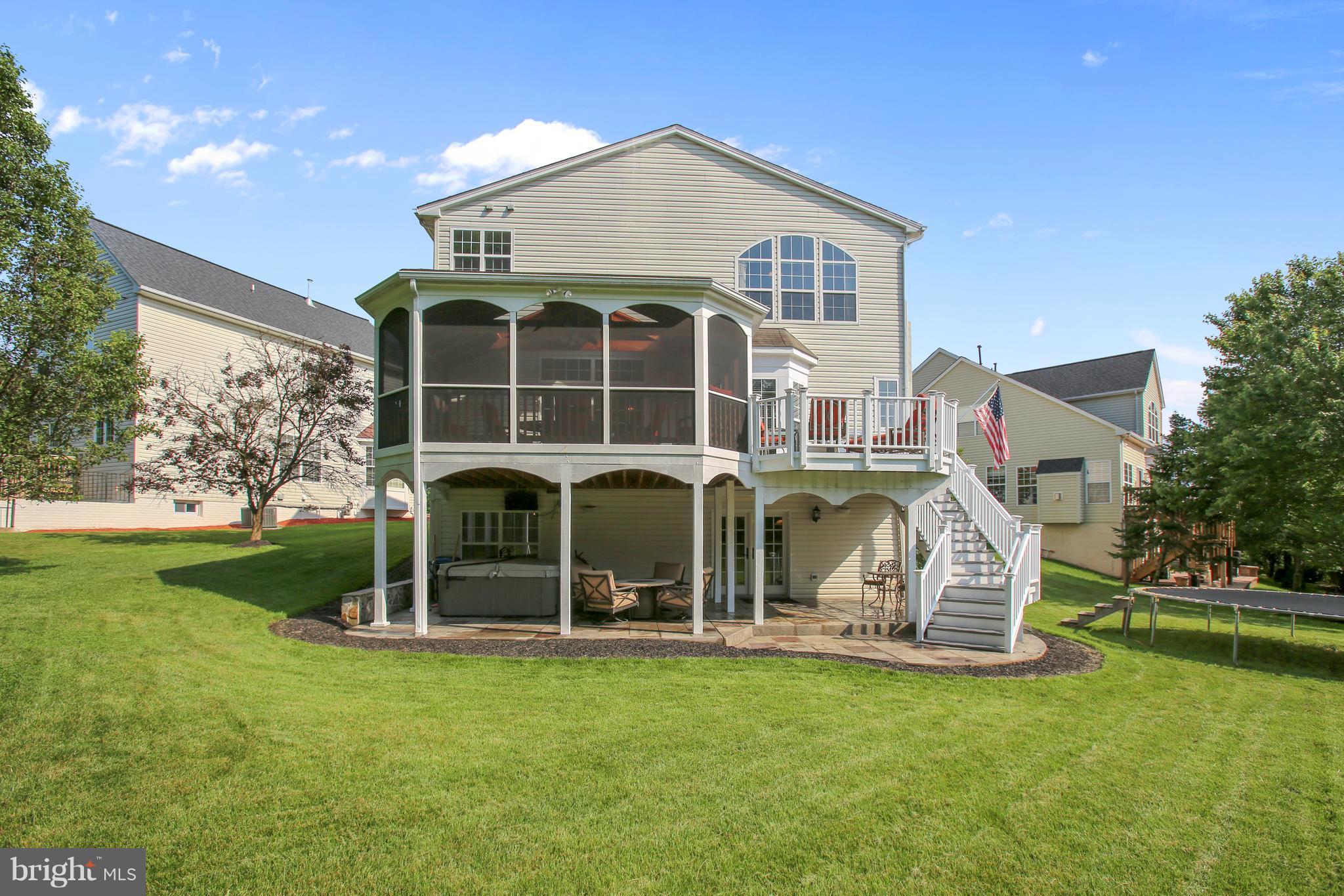 18255 Maple Spring Court Leesburg, VA 20176 - Photo 3 of 30 Impressive, Grand and Welcoming Exterior Living!