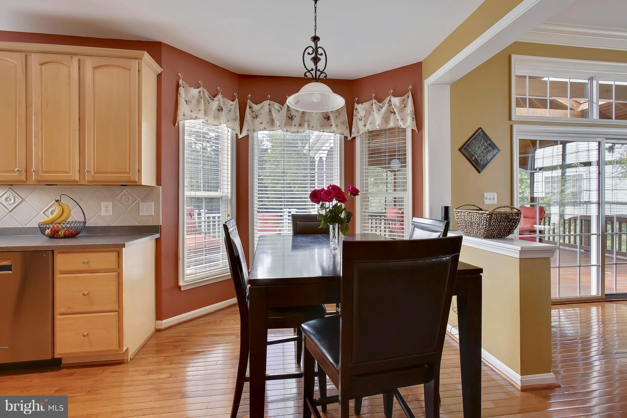 18255 Maple Spring Court Leesburg, VA 20176 - Photo 24 of 30 Breakfast Nook w Bay Window