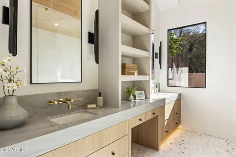 $1,825,000 | 10874 East Dale Lane, Scottsdale, AZ 85262