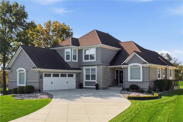 $899,000 | 16942 Heather Lane, Loch Lloyd, MO 64012