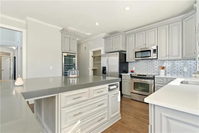 $875,000 | 16942 Heather Lane, Loch Lloyd, MO 64012