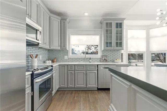 $899,000 | 16942 Heather Lane, Loch Lloyd, MO 64012