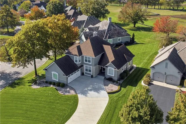 $899,000 | 16942 Heather Lane, Loch Lloyd, MO 64012