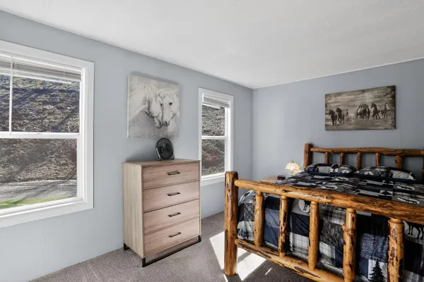 $235,000 | 332 Arroyo Drive, Yreka, CA 96097