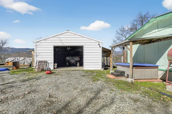 $235,000 | 332 Arroyo Drive, Yreka, CA 96097