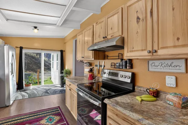 $235,000 | 332 Arroyo Drive, Yreka, CA 96097