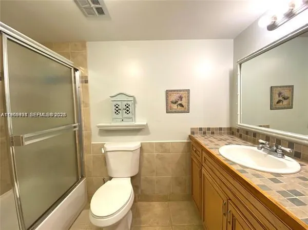 $2,100 | 608 Northeast 2nd Street, Unit 434, Dania Beach, FL 33004