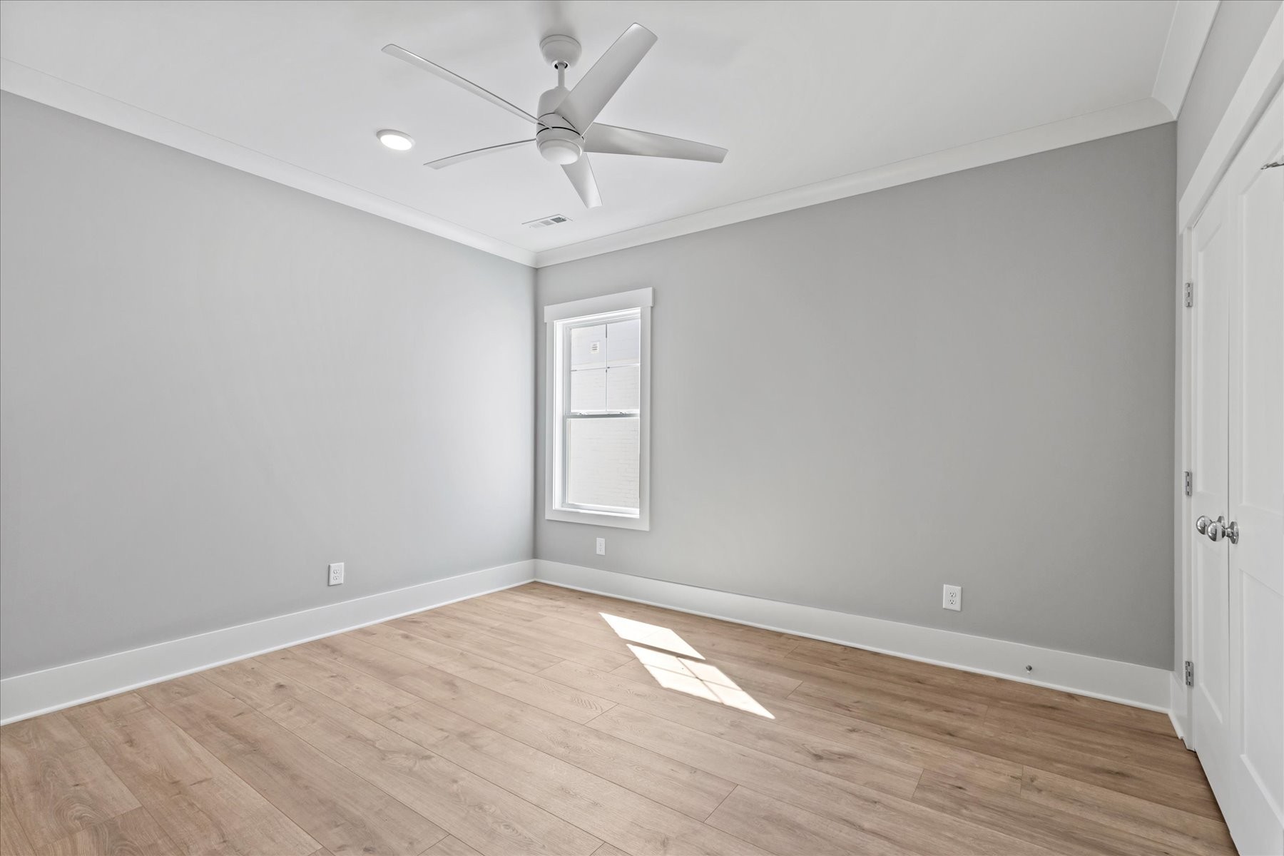321 Old Shackle Island Road Hendersonville, TN 37075 - Photo 27 of 49 wooden floor in an empty room