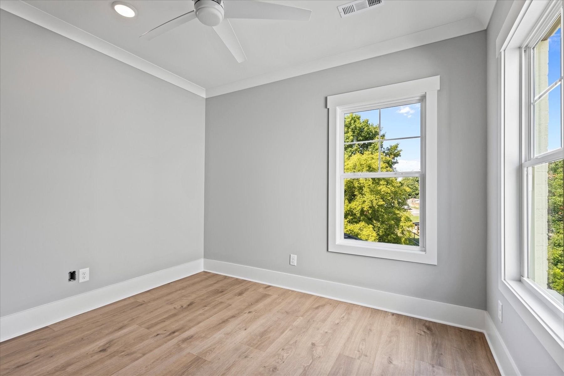 321 Old Shackle Island Road Hendersonville, TN 37075 - Photo 31 of 49 wooden floor in an empty room with a window