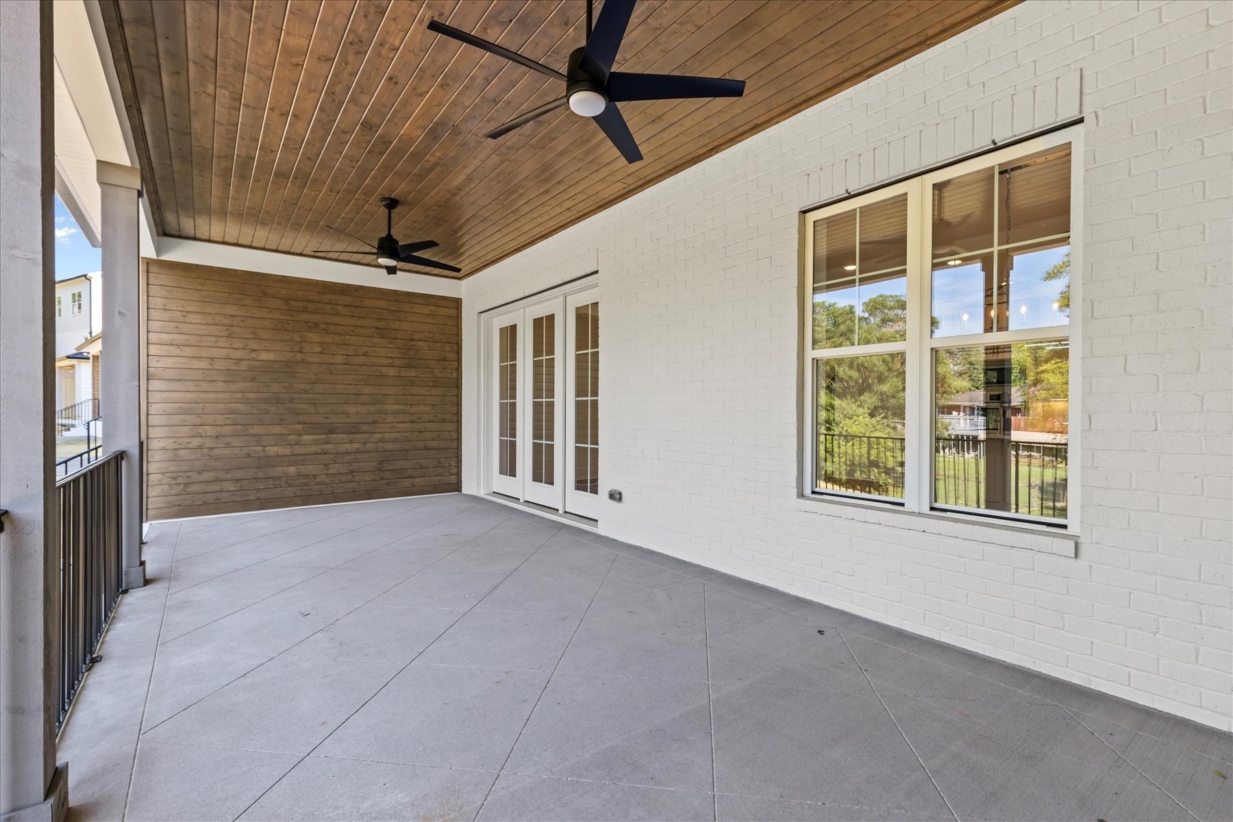 321 Old Shackle Island Road Hendersonville, TN 37075 - Photo 42 of 49 a view of an empty room with a window