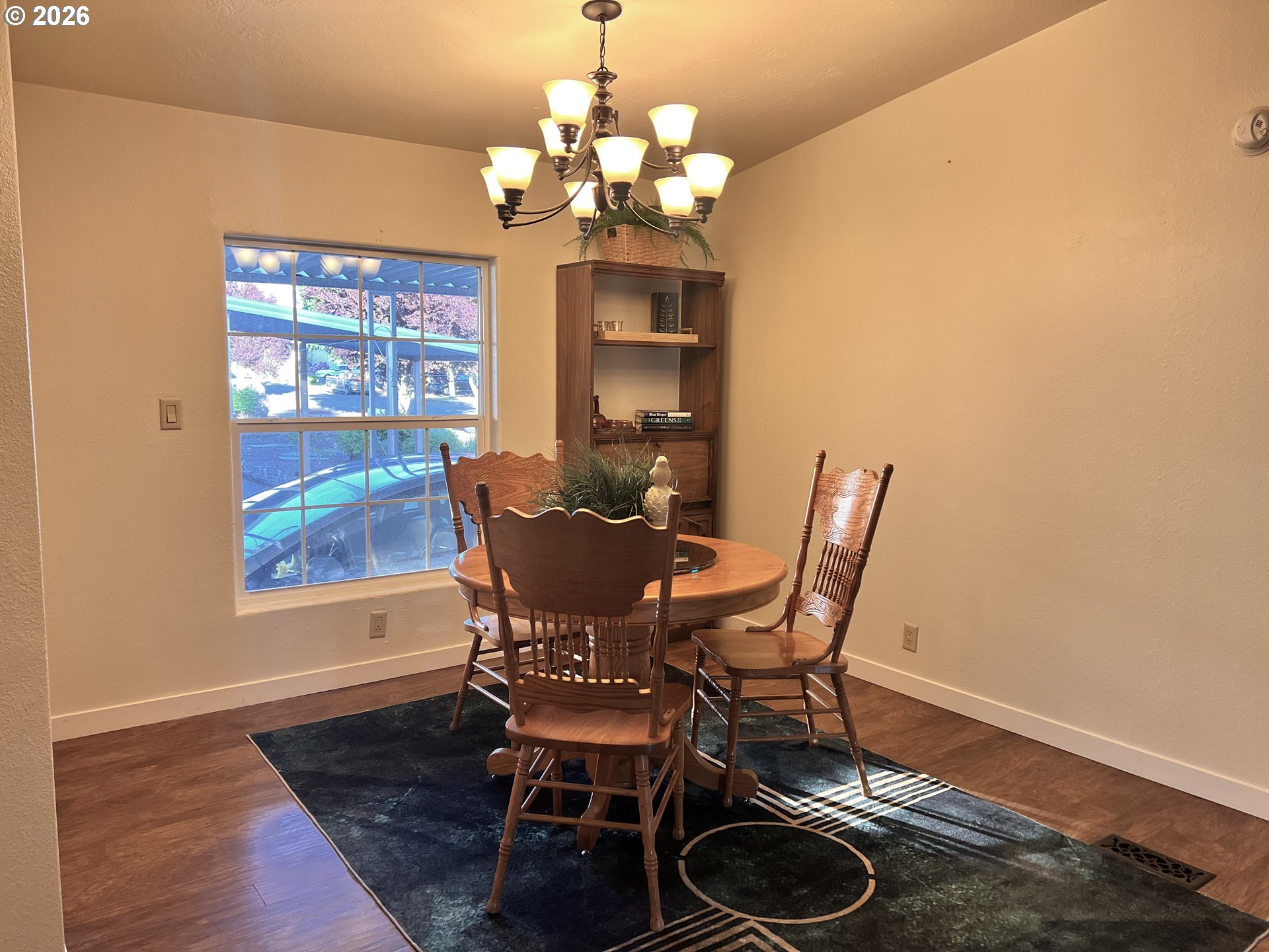 538 Lochaven Avenue Springfield, OR 97477 - Photo 10 of 35 Dining Room