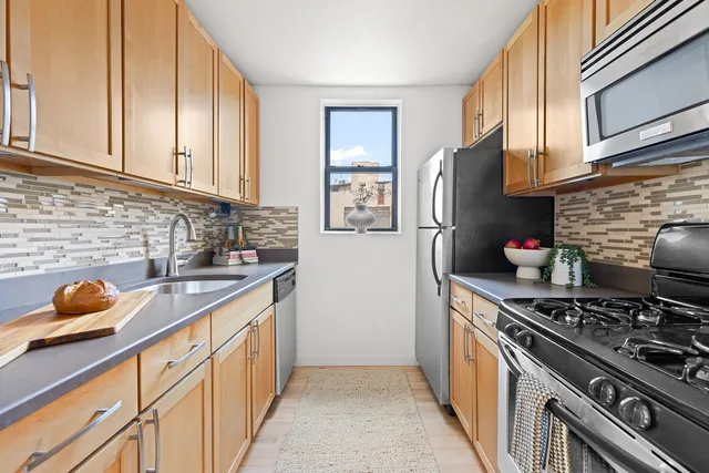 $995,000 | 219 17th Street, Unit 4/A | Park Slope