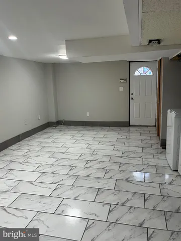 $1,815 | 2013 Delmar Drive, Folcroft, PA 19032